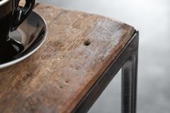 Industrial Beistelltisch BARRACUDA 40cm recyceltes Massivholz mit geflexten Beinen