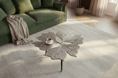 Dekorativer Couchtisch GINKGO LEAFS 75cm silber handmade Metall