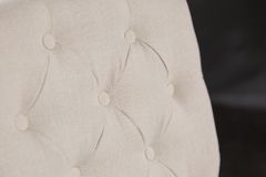 Eleganter Armlehnen Stuhl CASTLE beige mit Chesterfield Steppung im Landhausstil