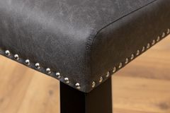 Chesterfield Stuhl CASTLE schwarz Kunstleder Gummiholz Ziernieten