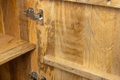 Massives Highboard SCORPION 120cm türkis Mangoholz mit 3D Schnitzereien gold Metall