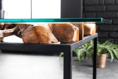 Industrial Couchtisch TEAK ROOT 70cm braun Teakholz Metall Glastisch handmade