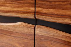 Massives Highboard AMAZONAS 140cm braun Sheeshamholz Vitrine mit Baumkante