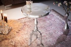 Eleganter Beistelltisch SAVOY 55cm silber poliert Dreibein mit runder Platte