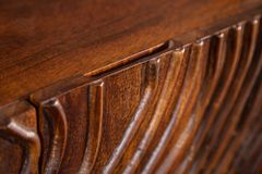 Handgearbeitetes Sideboard FLUID 160cm Mangoholz mit aufwendigen 3D Schnitzereien
