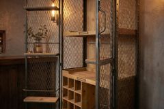 Design Barschrank LOFT 150cm natur Pinienholz Metall mit Flaschenregal