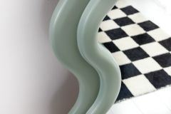 Design Wandspiegel CURVY 160cm salbeigrün