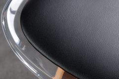 Design Stuhl SCANDINAVIA MEISTERSTÜCK transparent schwarz Kunststoff Buchenholz natur