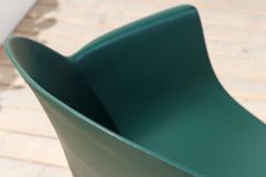 Nachhaltiger Design Stuhl UPCYCLING ME grün 75% Ocean Plastik Indoor Outdoor