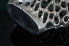 Filigranes Vasen 2er Set ABSTRACT LEAF 40cm silber Metall Handarbeit Blumenvase