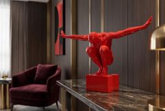 Deko-Figur HIGH DIVER 50cm rot handmade Athleten-Skulptur