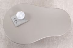 Stilvoller Couchtisch ORGANIKO 130cm cement greige organische Form