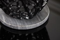 Design Tischlampe ABSTRACT LEAF schwarz Metall Marmorfuß handmade