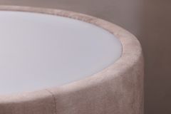 Runder Nachttisch SIGNUM 55cm champagner beige Vogue Seiden Samtstoff inkl. Beleuchtung
