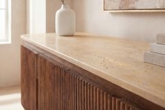 Design TV-Board GATSBY 160cm braun gold Mangoholz mit Travertin Metallgestell