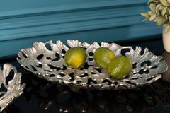 Dekorative Schale GINKGO LEAFS 40cm silber handmade Metall