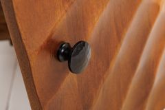 Massiver Nachttisch SCORPION 50cm braun Mangoholz Beistelltisch mit 3D Schnitzereien
