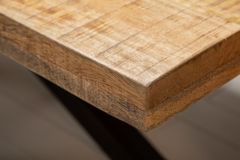 Massiver Industrial Esstisch GALAXIE 200cm Mangoholz sternenförmiges Gestell