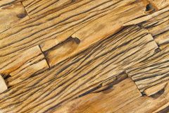Massiver Couchtisch BARRACUDA 110cm antik natur Teakholz X-Gestell Glasplatte