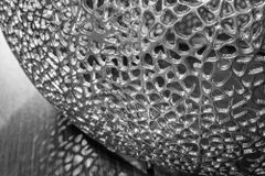 Filigraner Design Couchtisch ABSTRACT LEAF 130cm silber Handarbeit