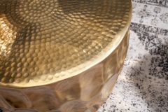 Runder Couchtisch ORGANIC ORIENT 55cm gold Metall Hammerschlag 3D-Design handmade