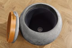 Runder Couchtisch ORBIT 50cm grau Bouclé Hocker mit Tablett und Stauraum