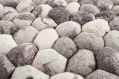 Handgewebter Schurwolle-Teppich ORGANIC LIVING 200x120cm grau Filz Steinoptik
