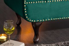 Design Récamière CHESTERFIELD 170cm smaragdgrün Samt Knopfheftung Nietenbesatz