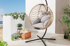In- und Outdoor Hängesessel IBIZA natur beige Rattan mit Gestell wetterfest inkl. Kissen