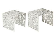 Handgearbeiteter Couchtisch ABSTRACT 49cm 2er Set silber im Gap Design