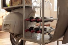 Extravaganter Bartisch SCOOTER 180cm salbei Retro-Konsole Motorroller Mangoholz Upcycling