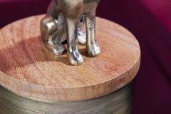 Design Dose PANTHER 20cm gold natur Mangoholz Panther-Figur Metall Dekoration