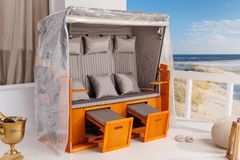 Wetterfeste XXL Strandkorbhülle OSTSEE transparent mit Reißverschluss für 3-Sitzer