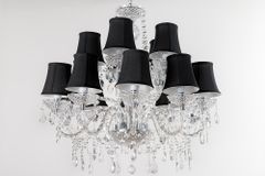 Design Kronleuchter CRYSTAL XL 80cm klar Acryl 15-armig Lüster schwarz mit Schirmen