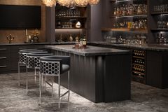 Stilvoller Barhocker ELEGANCE grau Samt silber Edelstahl mit Armlehne und Fußablage