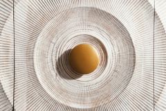 Handgearbeitetes Sideboard GOLDEN SUNSET 140cm weiß mit 3D Schnitzereien gold Mangoholz Metallbeine