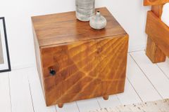 Massiver Nachttisch SCORPION 50cm braun Mangoholz Beistelltisch mit 3D Schnitzereien