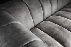 Design 3-Sitzer Sofa NOBLESSE 225cm grau Samt Federkern schwarze Metallfüße