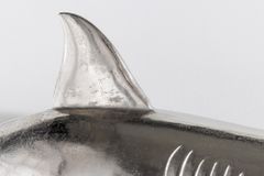 Maritime Wanddekoration HAI 105cm silber rechts Metall Haifisch Design Skulptur