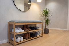 Stilvolle Schuhbank ZEN-BO 80cm natur grau Bambus Regal Sitzbank mit Stauraum