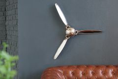 Authentische Wanddekoration SCREW III 60cm silber Flugzeug Propeller