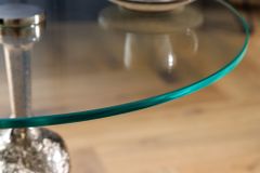 Runder Beistelltisch KONG 50cm silber Metall Glas Affenfigur Gorilla Skulptur