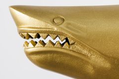 Maritime Skulptur HAI 68cm gold handmade Metall Design Haifisch