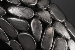 Handgearbeiteter Spiegel STONE MOSAIC XL 82cm silber in Mosaik Optik aus Metall