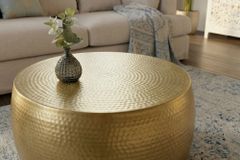 Runder Couchtisch ORIENT III 60cm gold Metall Hammerschlag Design handmade