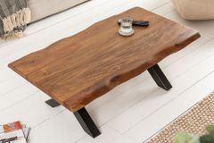 Massivholz Couchtisch MAMMUT 110cm Akazie Baumkante honey finish 3,5cm Tischplatte