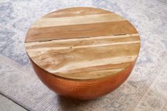 Runder Couchtisch ORIENT STORAGE 60cm kupfer Hammerschlag handmade Akazienholz mit Stauraum