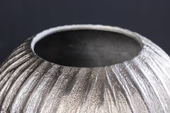 Handgefertigte Deko-Vase ELEGANCE 25cm silber Hammerschlag Design