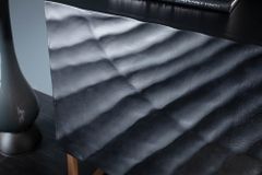 Massives TV-Lowboard SCORPION 160cm schwarz Mangoholz aufwendige 3D Schnitzereien