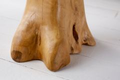 Massiver Beistelltisch ROOT 60cm Teakholz mit Jahresringen